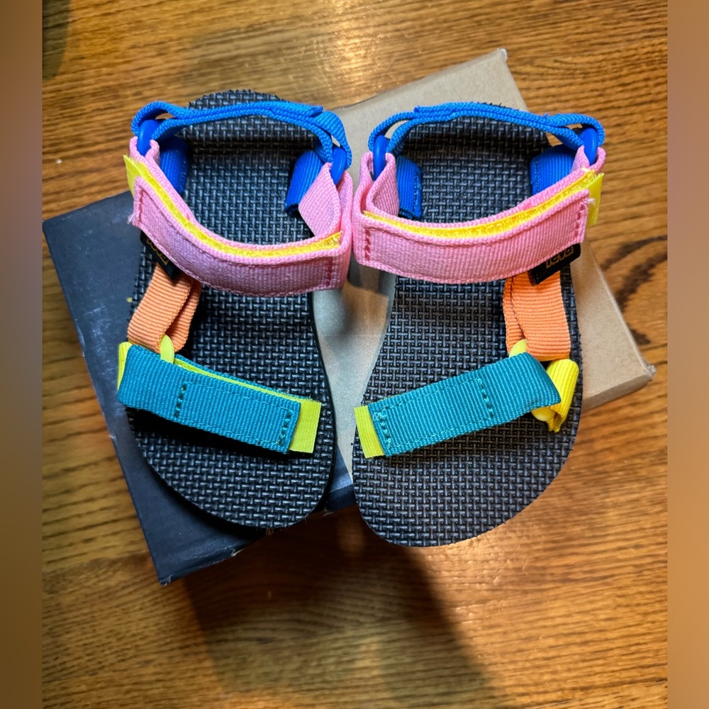 NIB Teva Kids Original Universal Sandal in 90s Multi - Picture 6 of 11